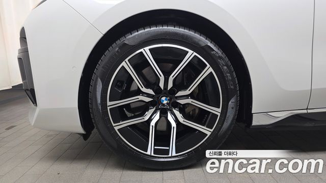 BMW i7 2023 — photo 5