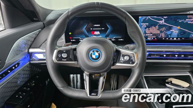 BMW i7 2023 — photo 21