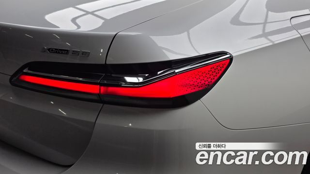 BMW i7 2023 — photo 9