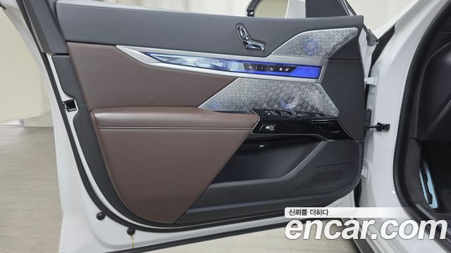 BMW i7 2023 — photo 14