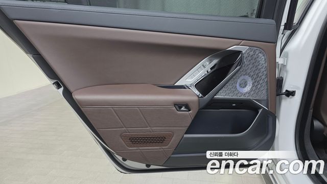 BMW i7 2023 — photo 15