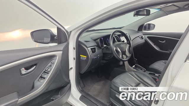 Hyundai i30 2016 — photo 13