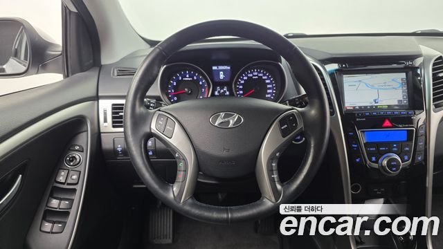 Hyundai i30 2016 — photo 19