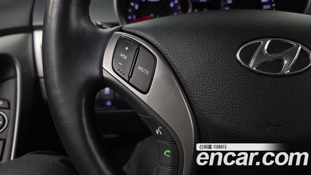 Hyundai i30 2016 — photo 23