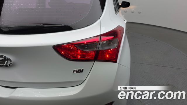 Hyundai i30 2016 — photo 9