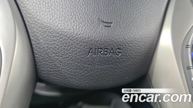 Hyundai i30 2016 — photo 34