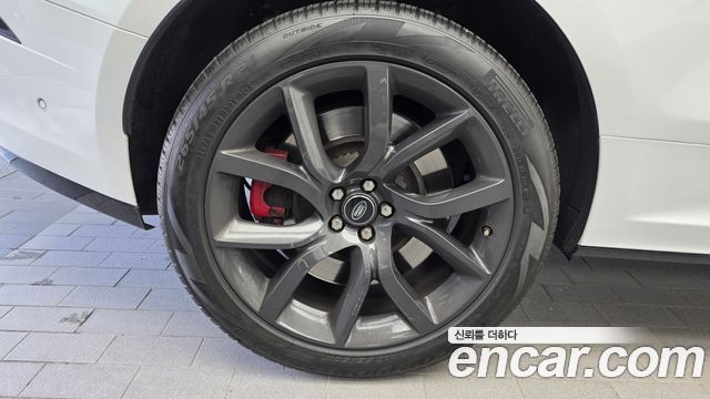 Land Rover Range Rover Velar 2019 — photo 5