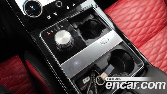 Land Rover Range Rover Velar 2019 — photo 12