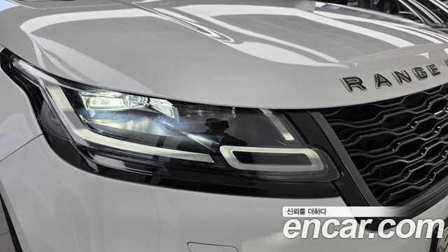 Land Rover Range Rover Velar 2019 — photo 8