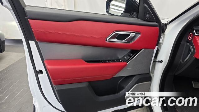 Land Rover Range Rover Velar 2019 — photo 14