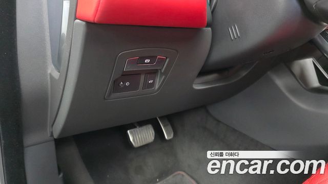 Land Rover Range Rover Velar 2019 — photo 28