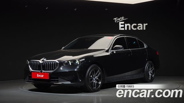 BMW 5-Series 2026 — photo 1