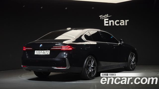 BMW 5-Series 2026 — photo 2