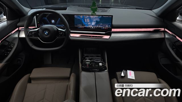 BMW 5-Series 2026 — photo 10