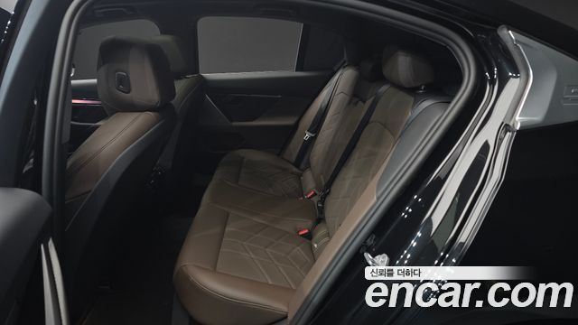 BMW 5-Series 2026 — photo 18