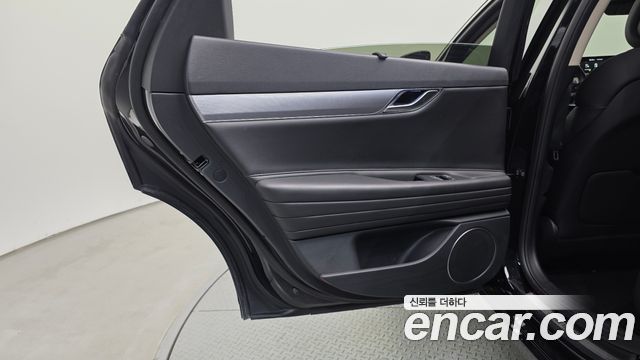 Genesis G80 2023 — photo 15