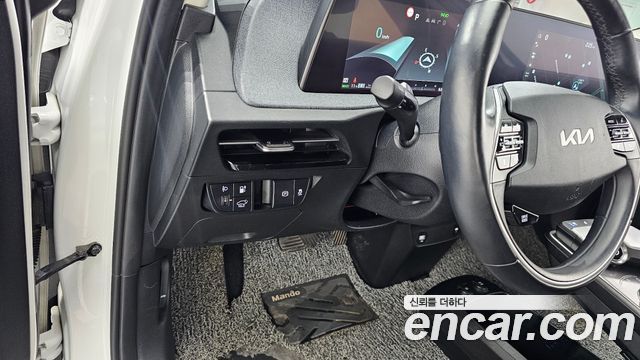 Kia EV6 2022 — photo 24