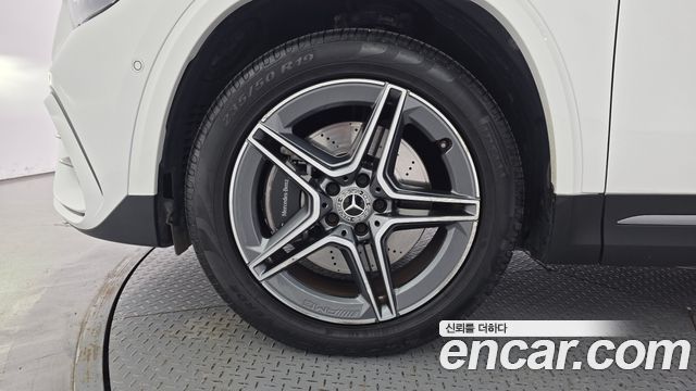 Mercedes-Benz GLA-Class 2024 — photo 5