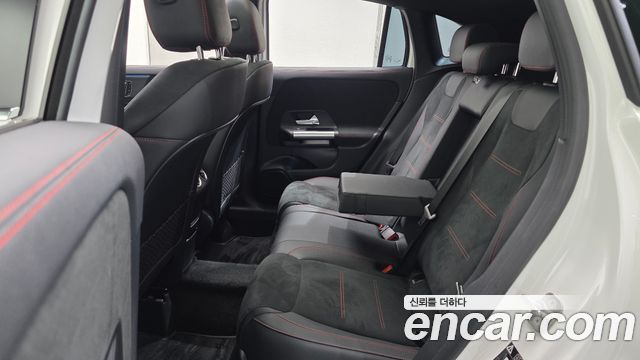 Mercedes-Benz GLA-Class 2024 — photo 17