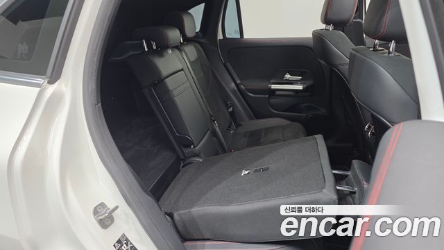 Mercedes-Benz GLA-Class 2024 — photo 19