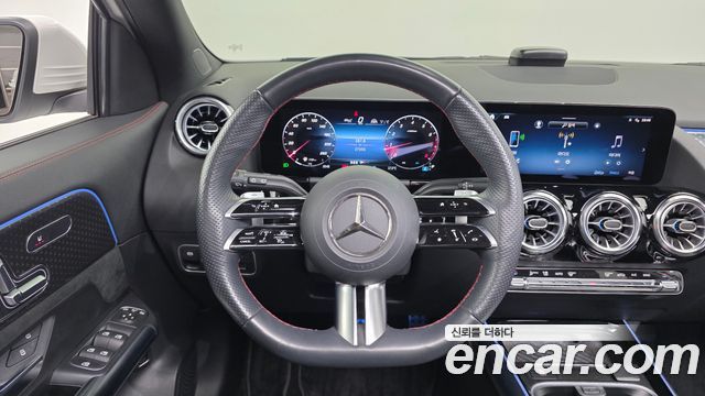 Mercedes-Benz GLA-Class 2024 — photo 20