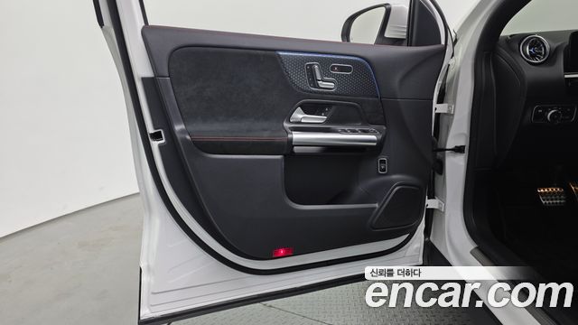 Mercedes-Benz GLA-Class 2024 — photo 14