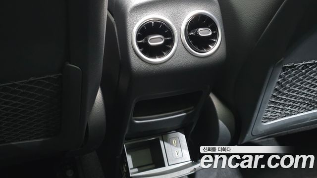 Mercedes-Benz GLA-Class 2024 — photo 29