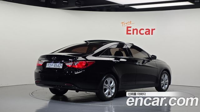 Hyundai Sonata 2010 — photo 2
