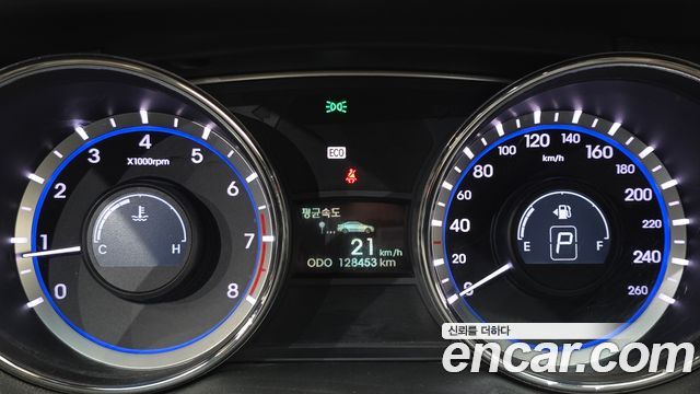 Hyundai Sonata 2010 — photo 8