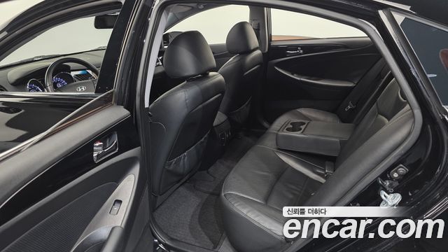 Hyundai Sonata 2010 — photo 12