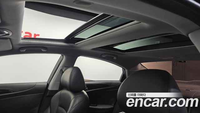 Hyundai Sonata 2010 — photo 16