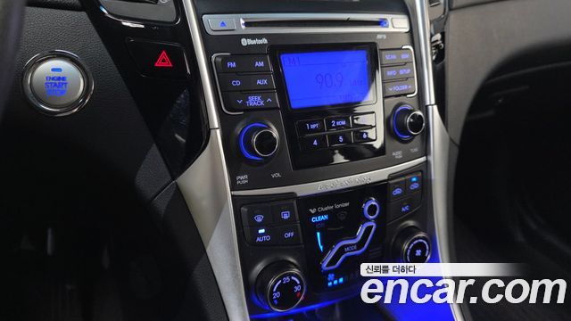Hyundai Sonata 2010 — photo 17