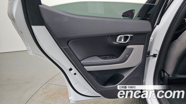 Polestar Polestar 2 2023 — photo 15