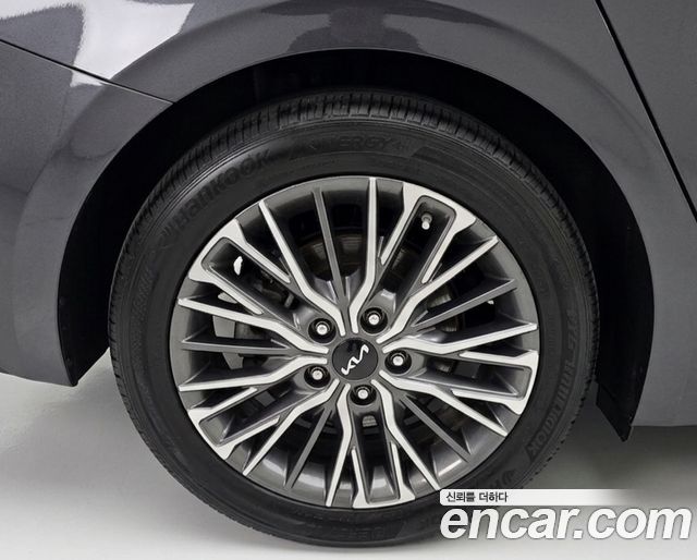 Kia K3 2022 — photo 16