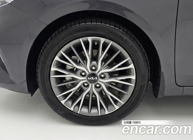 Kia K3 2022 — photo 17