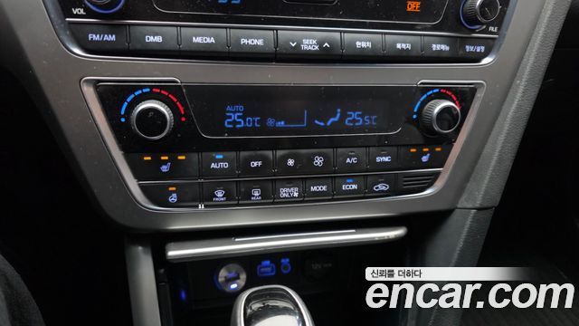 Hyundai Sonata 2017 — photo 32