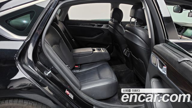 Genesis G80 2017 — photo 12