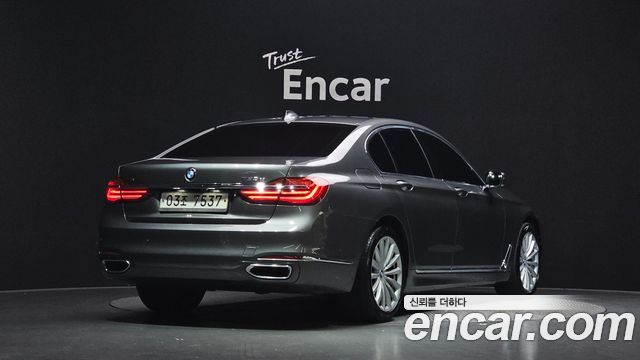 BMW 7-Series 2016 — photo 2
