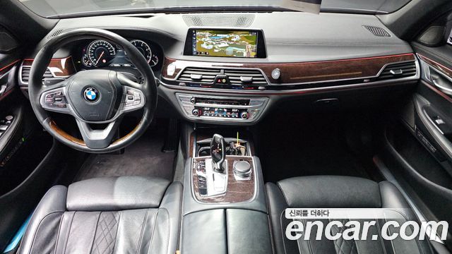 BMW 7-Series 2016 — photo 7