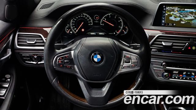 BMW 7-Series 2016 — photo 13