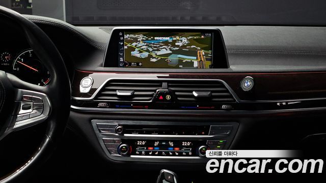 BMW 7-Series 2016 — photo 14