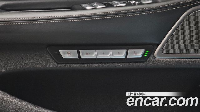 BMW 7-Series 2016 — photo 18