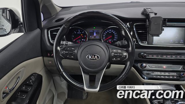 Kia Canival 2019 — photo 19