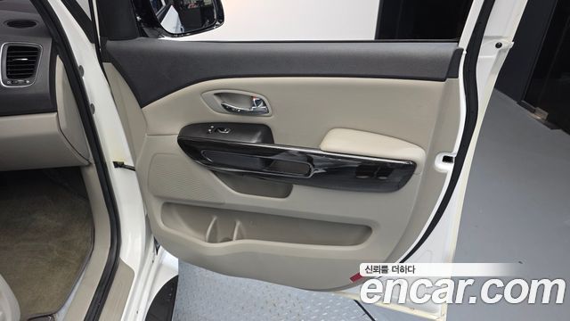 Kia Canival 2019 — photo 15