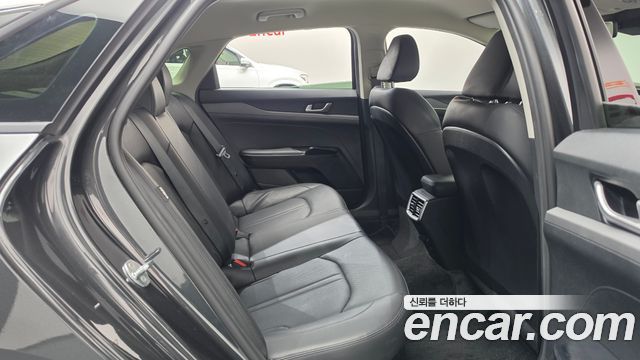 Kia K5 2023 — photo 11