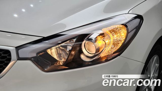 Kia K3 2014 — photo 8