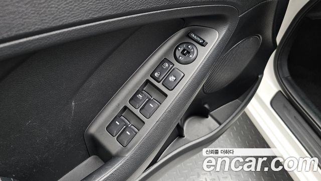 Kia K3 2014 — photo 28