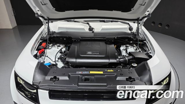 Land Rover Defender 2025 — photo 6