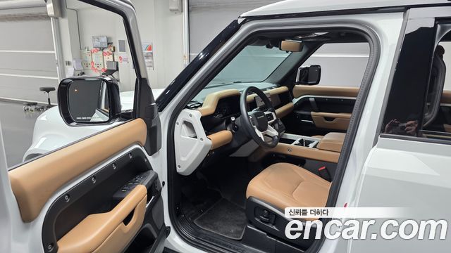 Land Rover Defender 2025 — photo 13
