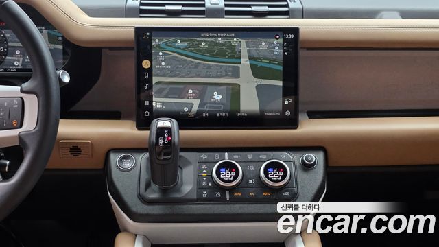 Land Rover Defender 2025 — photo 19